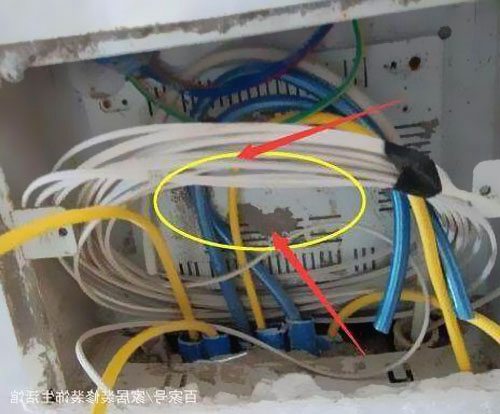 千萬不要把強(qiáng)弱電線放一起！